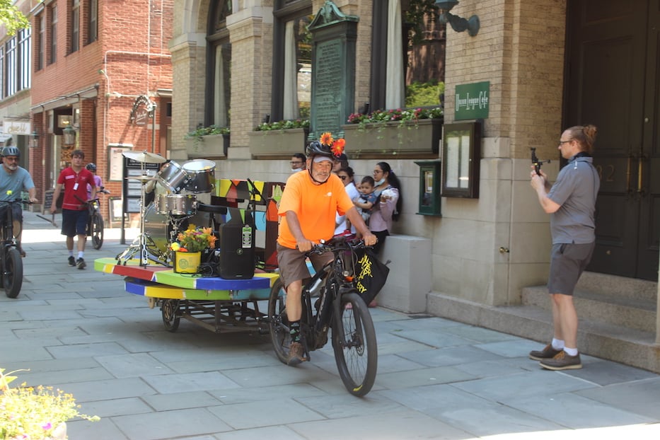 Paul Proulx tows the Jazz Orbit behind his e-bike