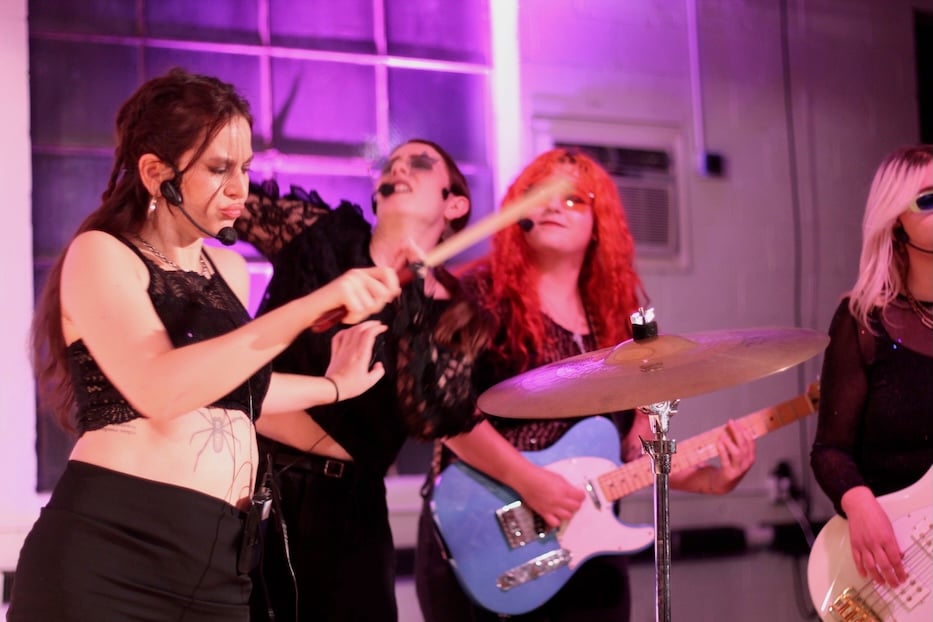 MercyVelvet_Dec2025 - 6