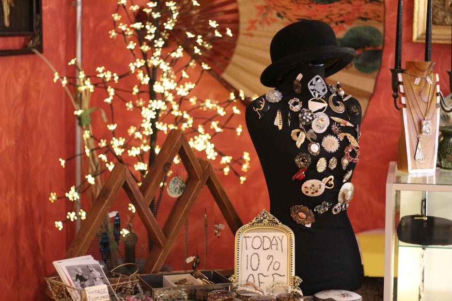 NoirVintageClosing - 1