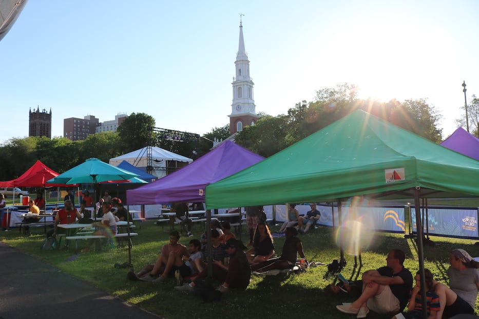 crowd-on-green