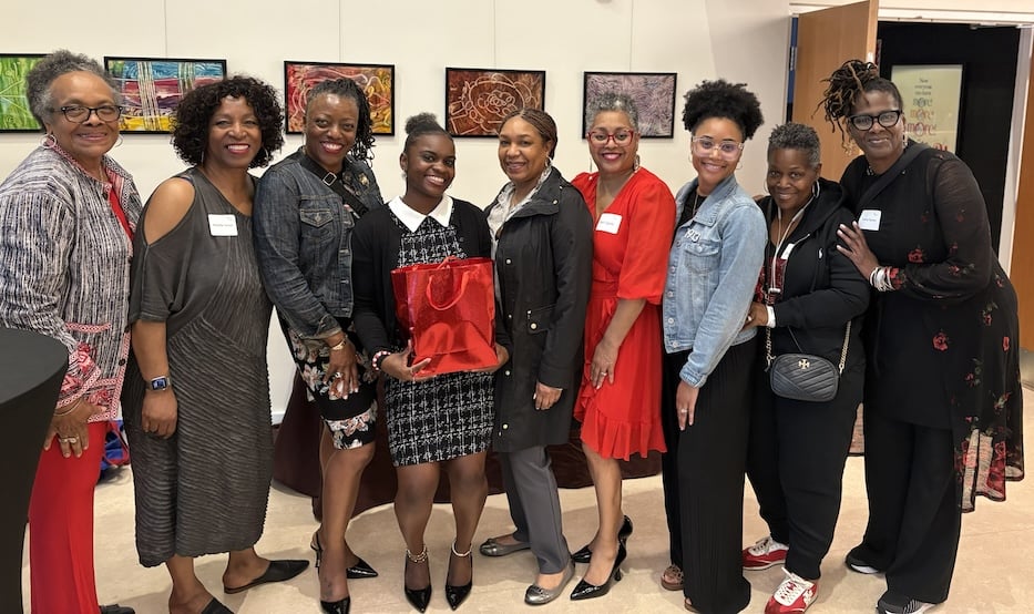 Delta NH Alumnae Sorority Members with Tawanna B
