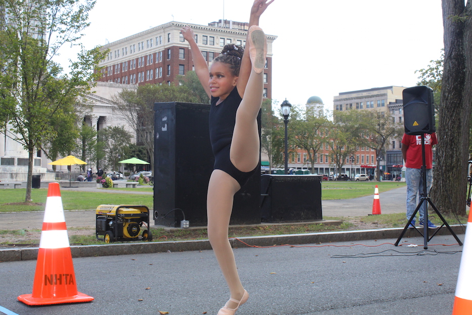 Avery Tauro performing to Andra Days Rise Up