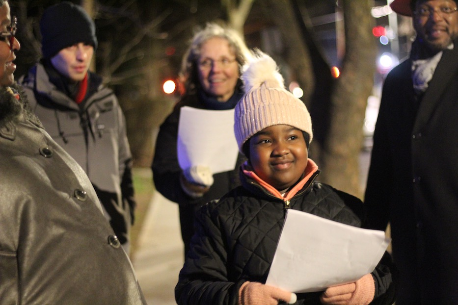 Ivy Street Carolers Sing In The Season