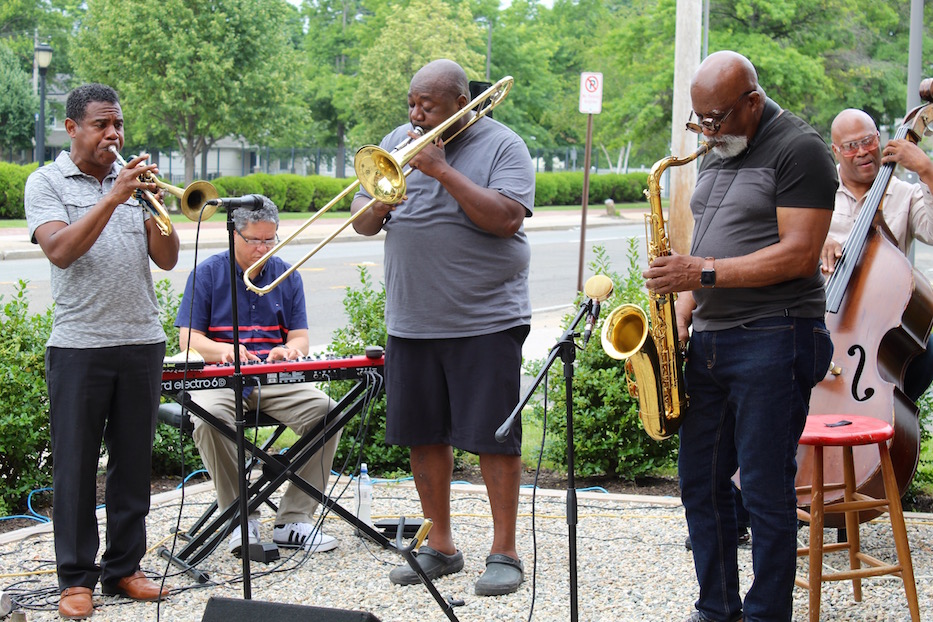 ConnCAT Jazz Brunch Dips Into Music History