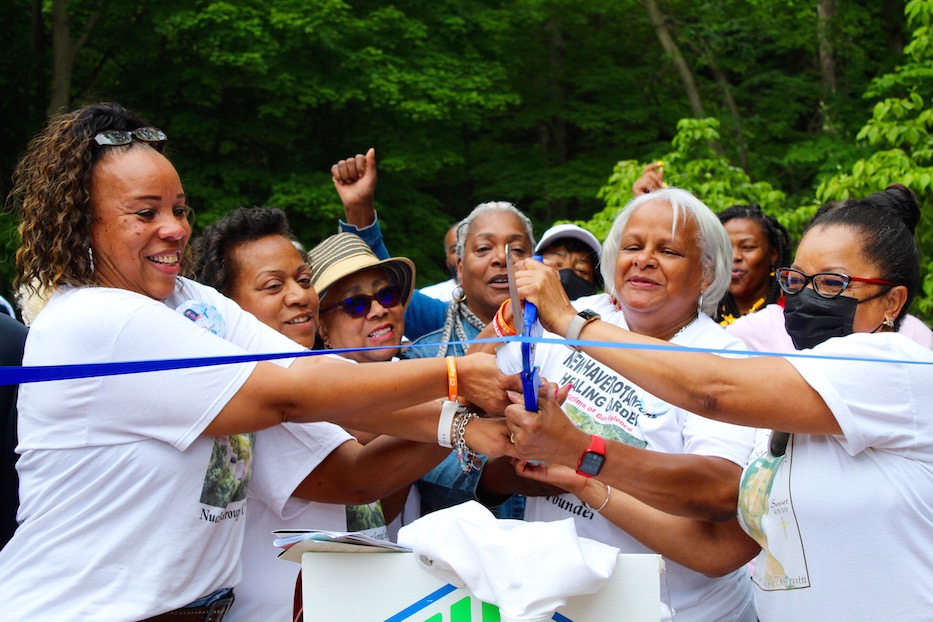 As Memorial Garden Opens, Moms Lead Call For Healing