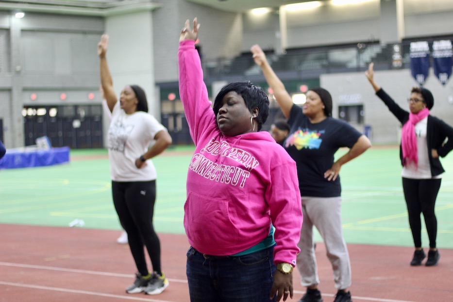 Hillhouse Cheer Alumni Rally The Troops For Game Day