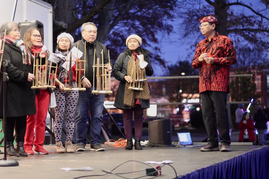 West Haven Brightens The Holiday Season