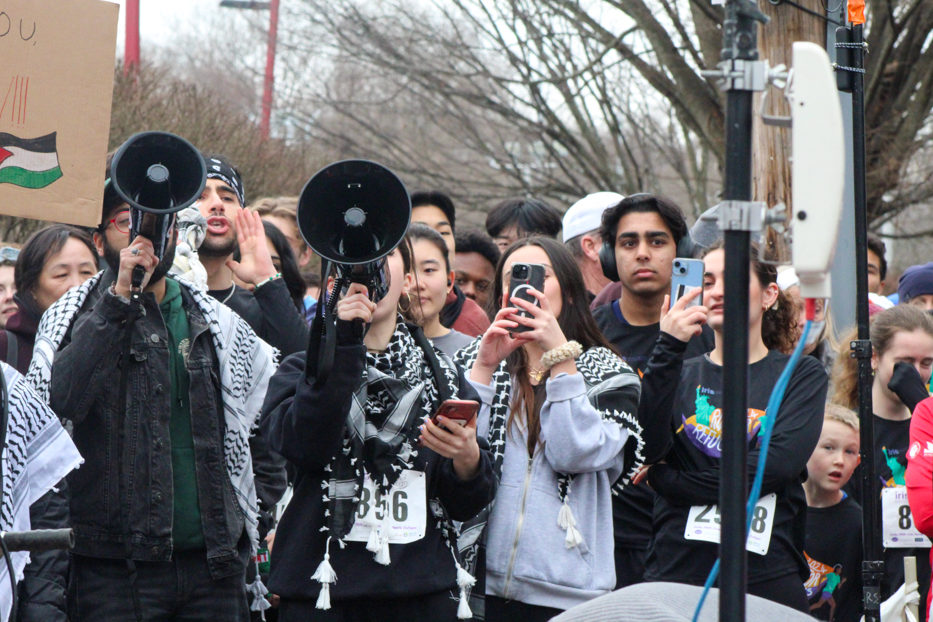 Protesters Call for Ceasefire at IRIS Run for Refugees