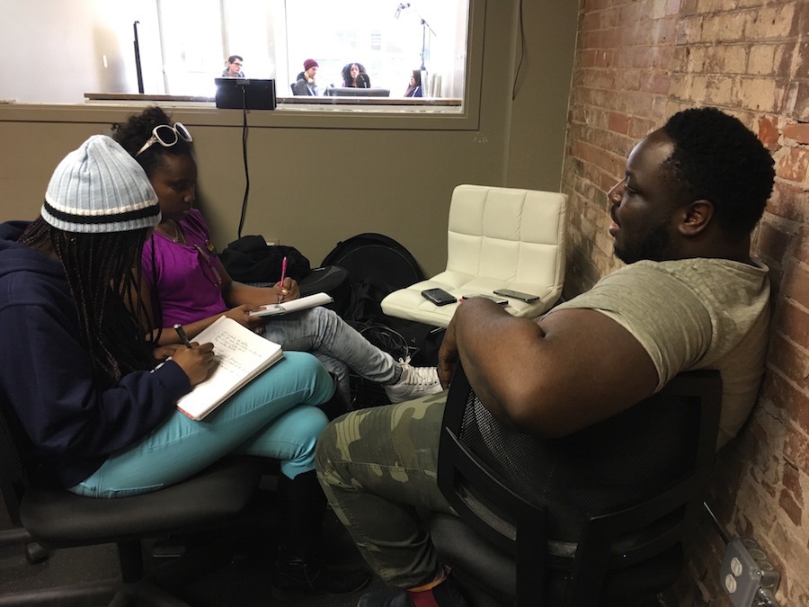Paul Bryant Hudson teaching at a recent meeting of the Youth Arts Journalism Initiative at Baobab Tree Studios. Lucy Gellman Photo.