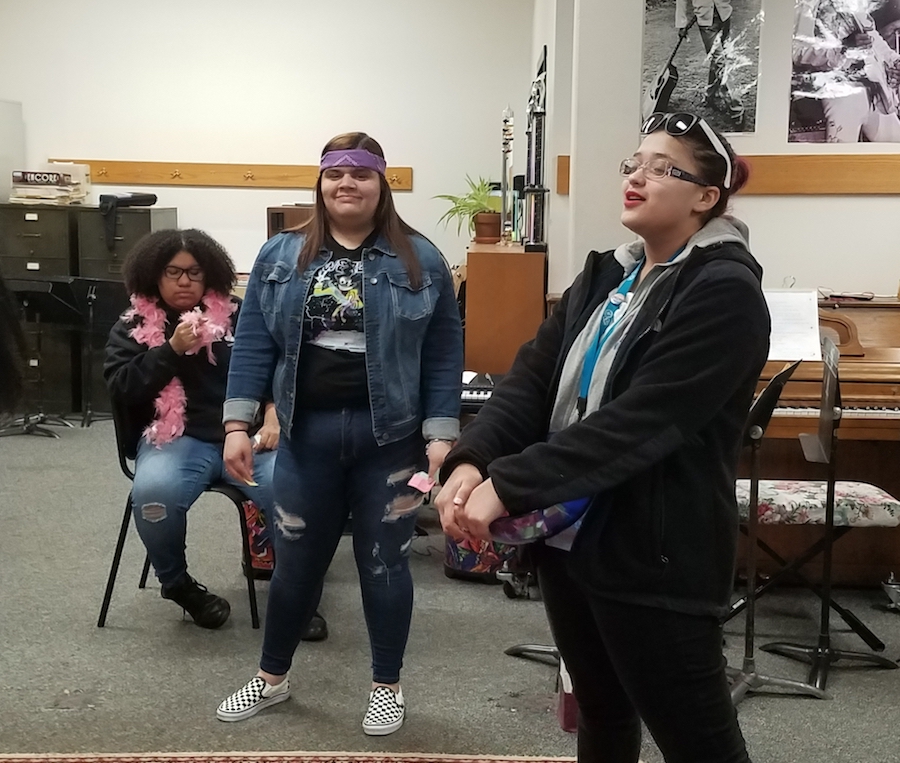 Senior Lincy Valeta co-leads a theater workshop